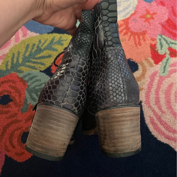 Freebird by Steven Fauna Black Snake Ankle Boots - Picture 4 of 6